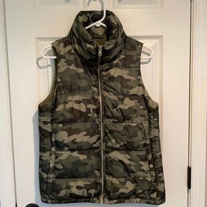 Old Navy Camo Puffer Vest